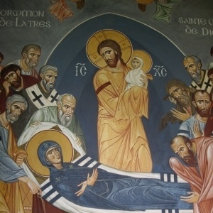 Atelier Fresque - La fresque de la Sainte Dormition à l'entrée de la chapelle