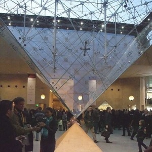 La Pyramide - La Pyramide…