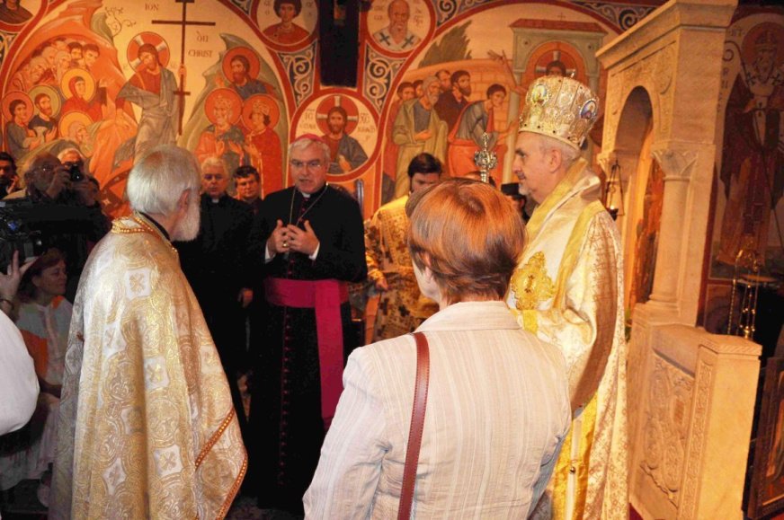 Métropolite Emmanuel entouré de Mgr Lagleize, Evêque de Valence et de Mme le Pasteur Claude Caux